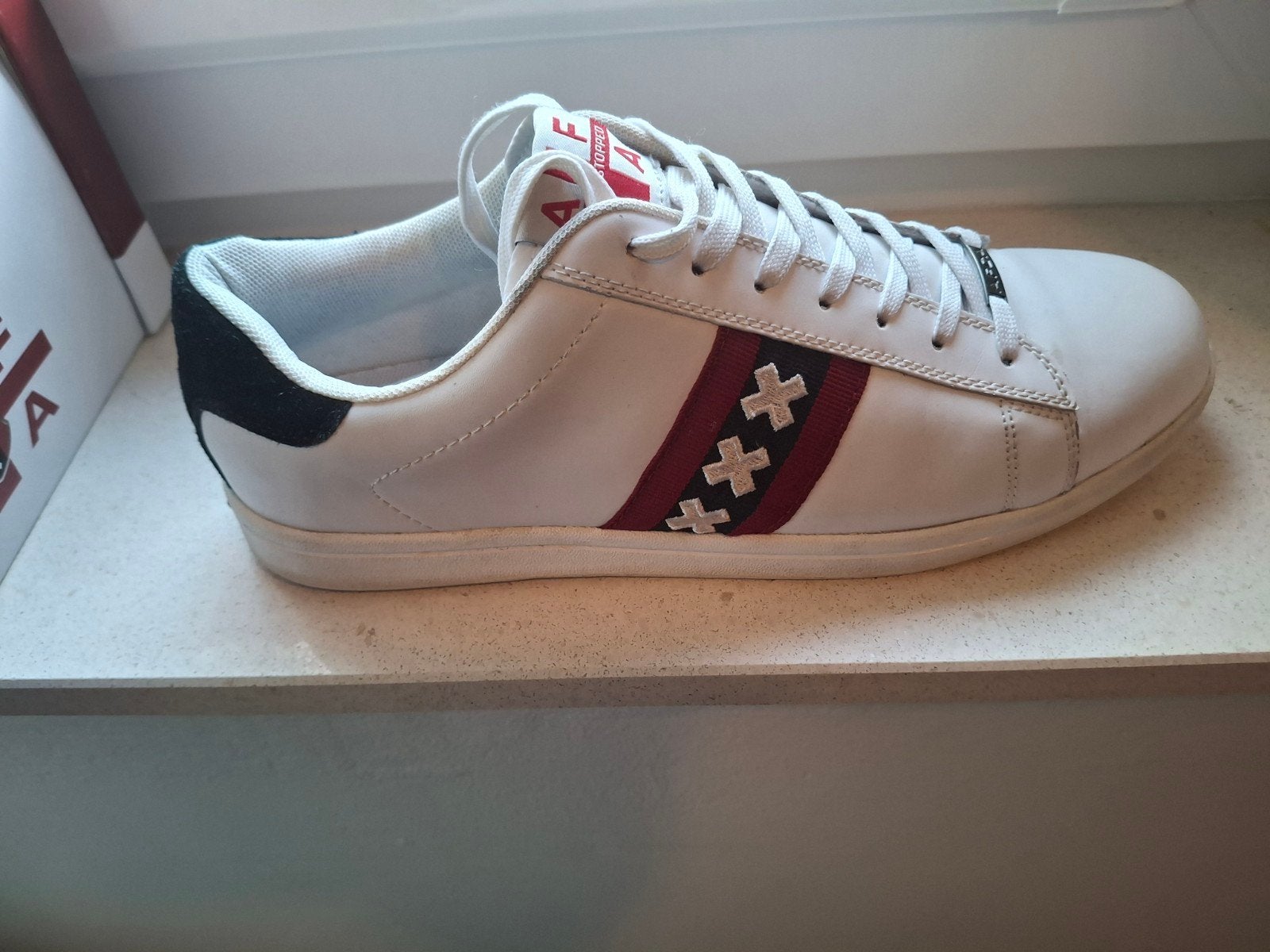 Ajax Sneakers Maat 44 - Zo goed als nieuw, Wit, Ophalen of Verzenden, Ajax, Sneakers of Gympen
