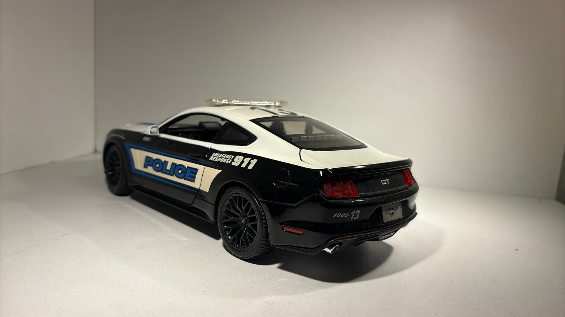 Ford mustang gt police maisto 1.18, Hobby en Vrije tijd, Modelauto's | 1:18, Maisto, Ophalen of Verzenden, A, A