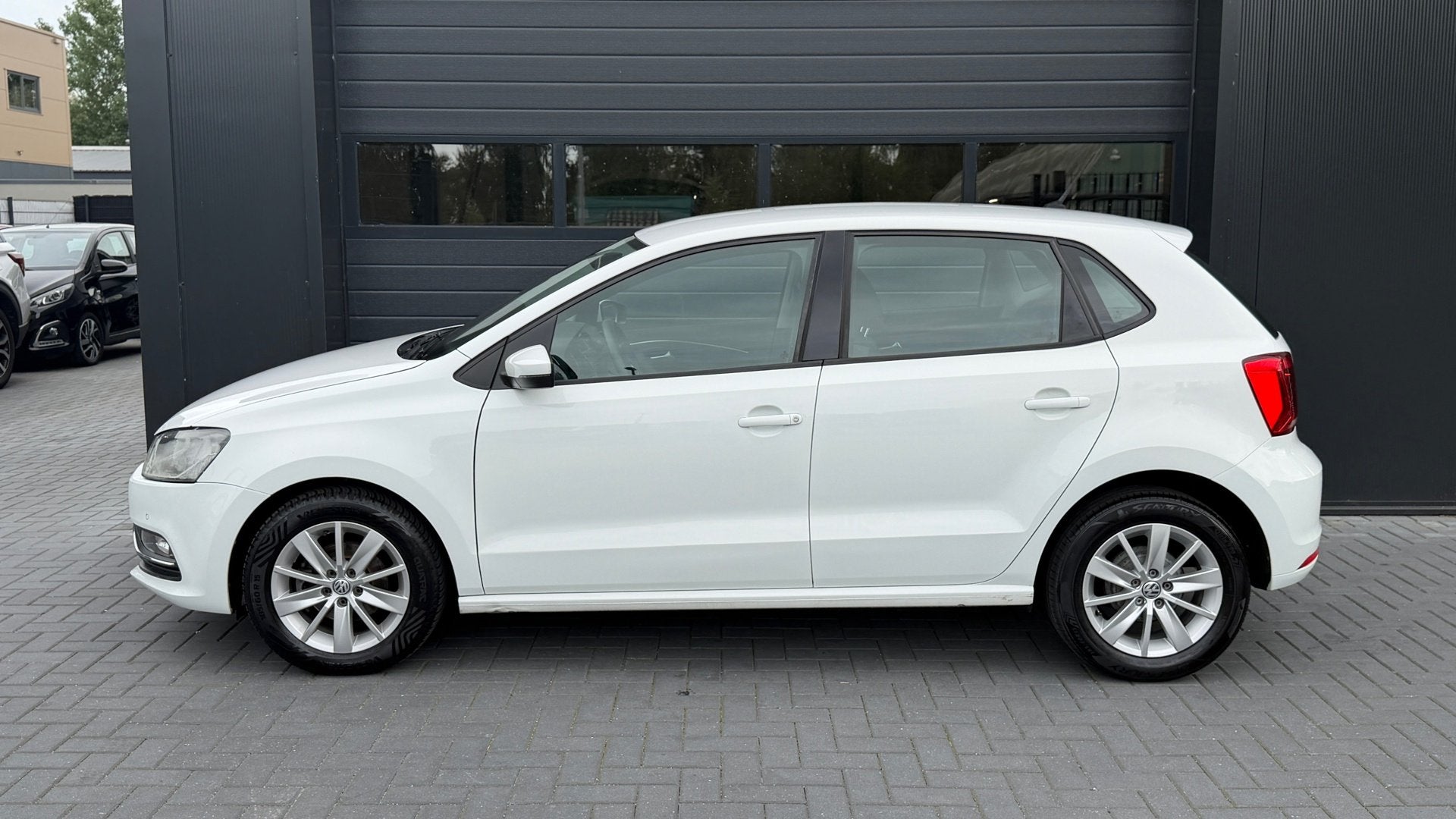 Volkswagen Polo 1.0 First Edition LM velgen|Airco|PDC|Stoelv, Voorwielaandrijving, Euro 6, Traction-control, Wit
