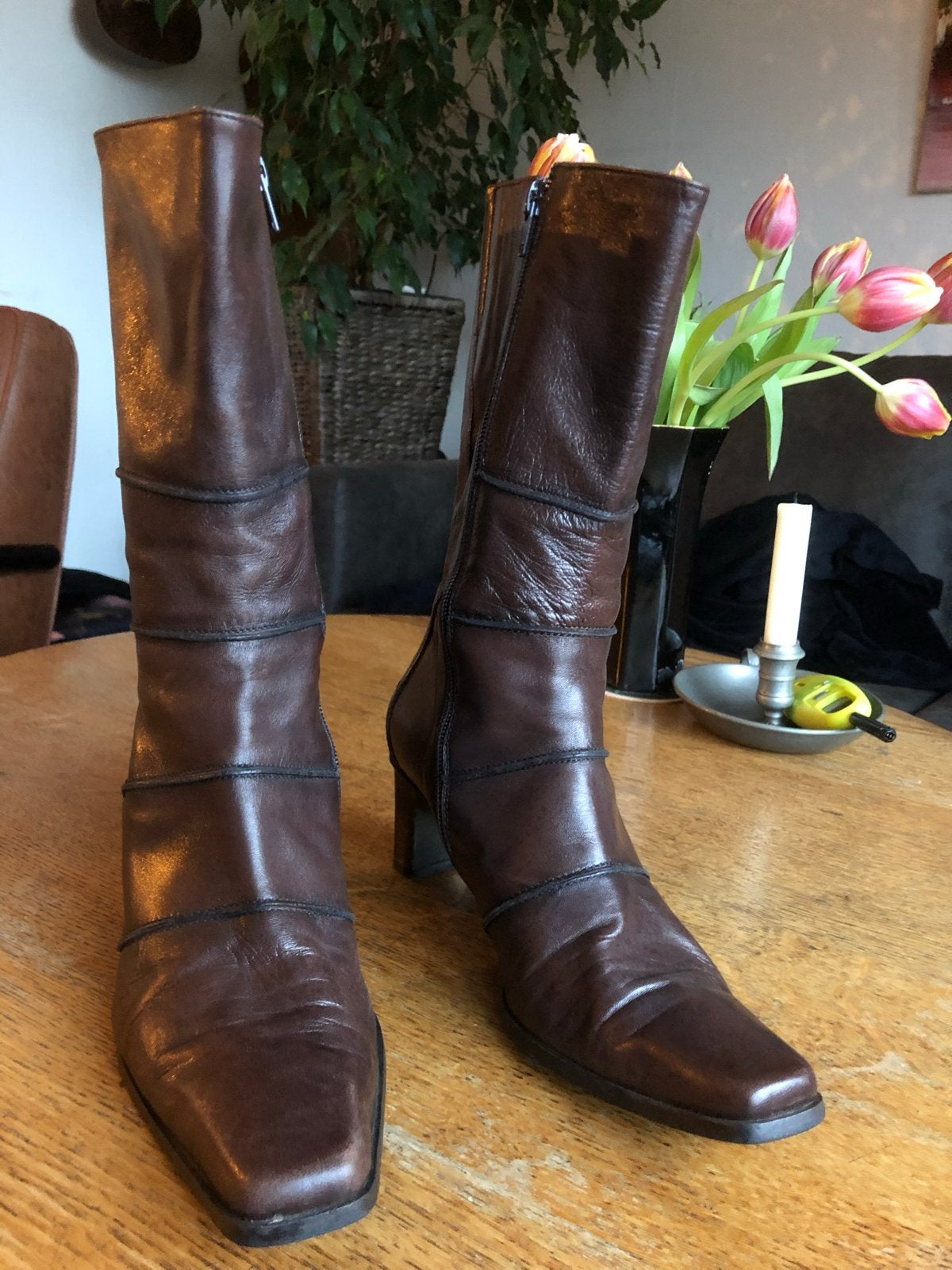 Prachtige ongedragen bruine leren laarzen maat 38, Kleding | Dames, Schoenen, Nieuw, Hoge laarzen, Bruin, Ophalen of Verzenden