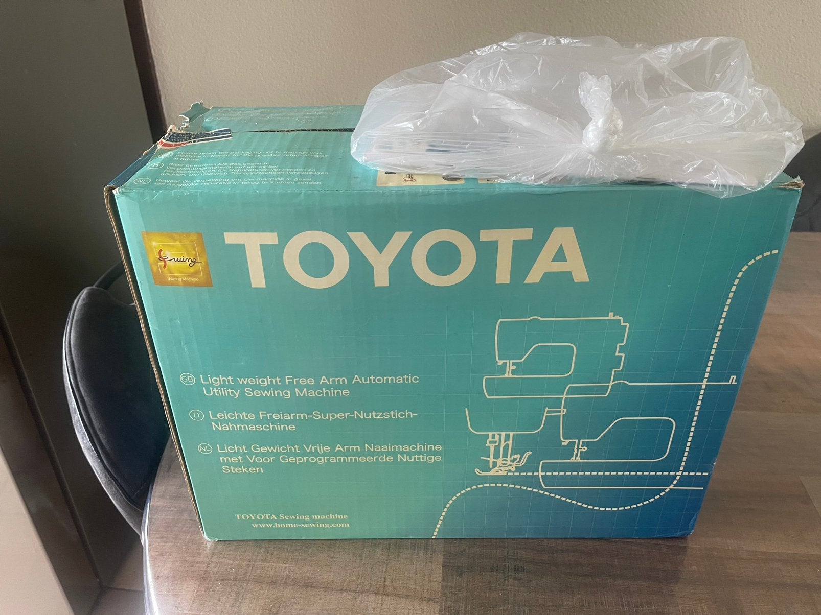 Toyota naaimachine Super Automatic, Hobby en Vrije tijd, Naaimachines en Toebehoren, Ophalen of Verzenden, Zo goed als nieuw, Naaimachine