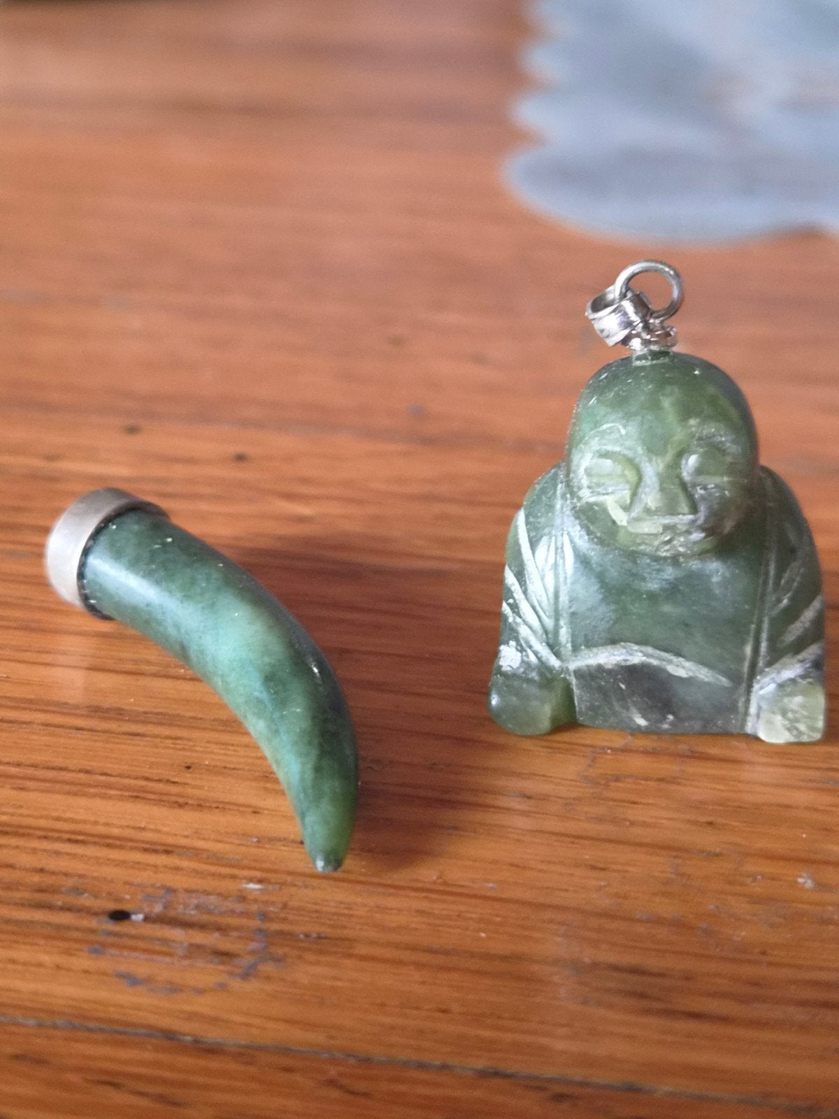 jade hanger van boedha en slagtand, Overige merken, Zo goed als nieuw, 2 of 3 bedels, Edelsteen