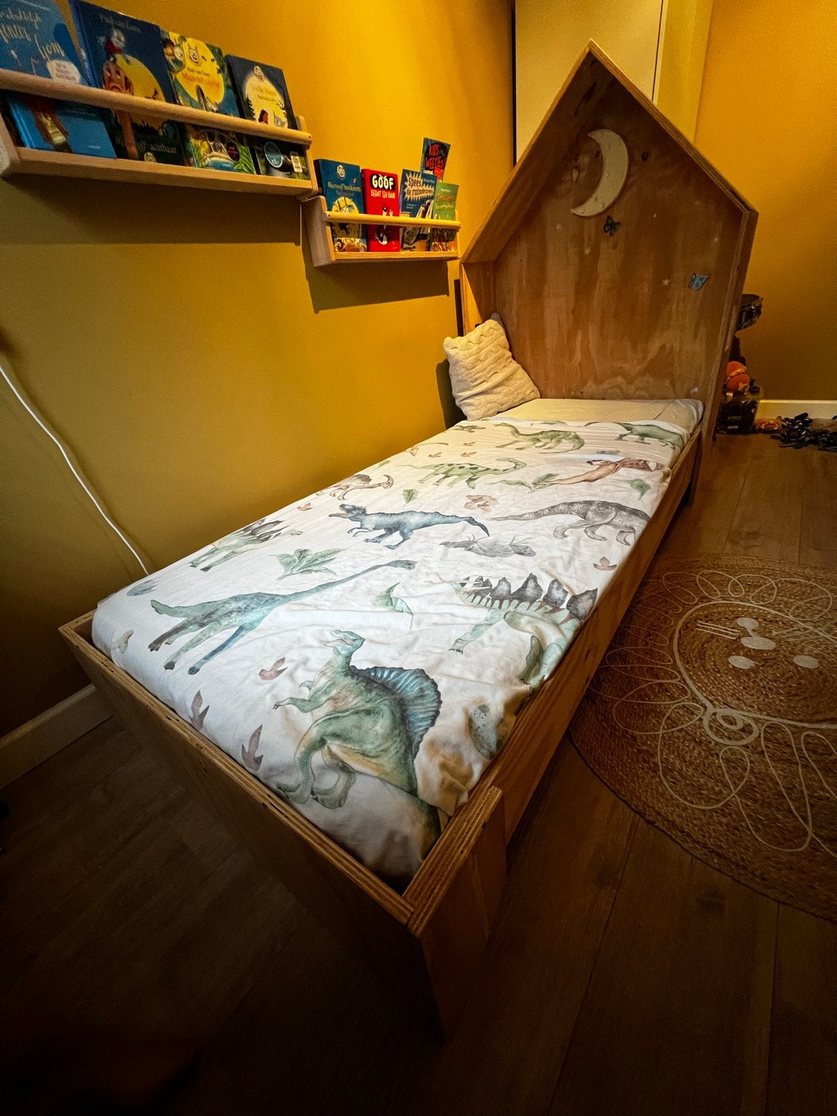 Op maat gemaakt bed van Wood & Play met bedhuisje, Huis en Inrichting, Ophalen, Eenpersoons, 210 cm, Hout