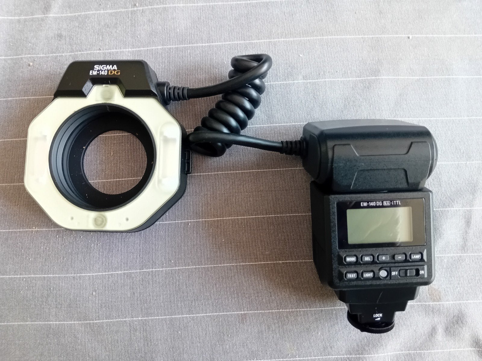 Sigma EM-140 DG v. Nikon TTL MACRO flitser, Ophalen of Verzenden, Zo goed als nieuw, Nikon