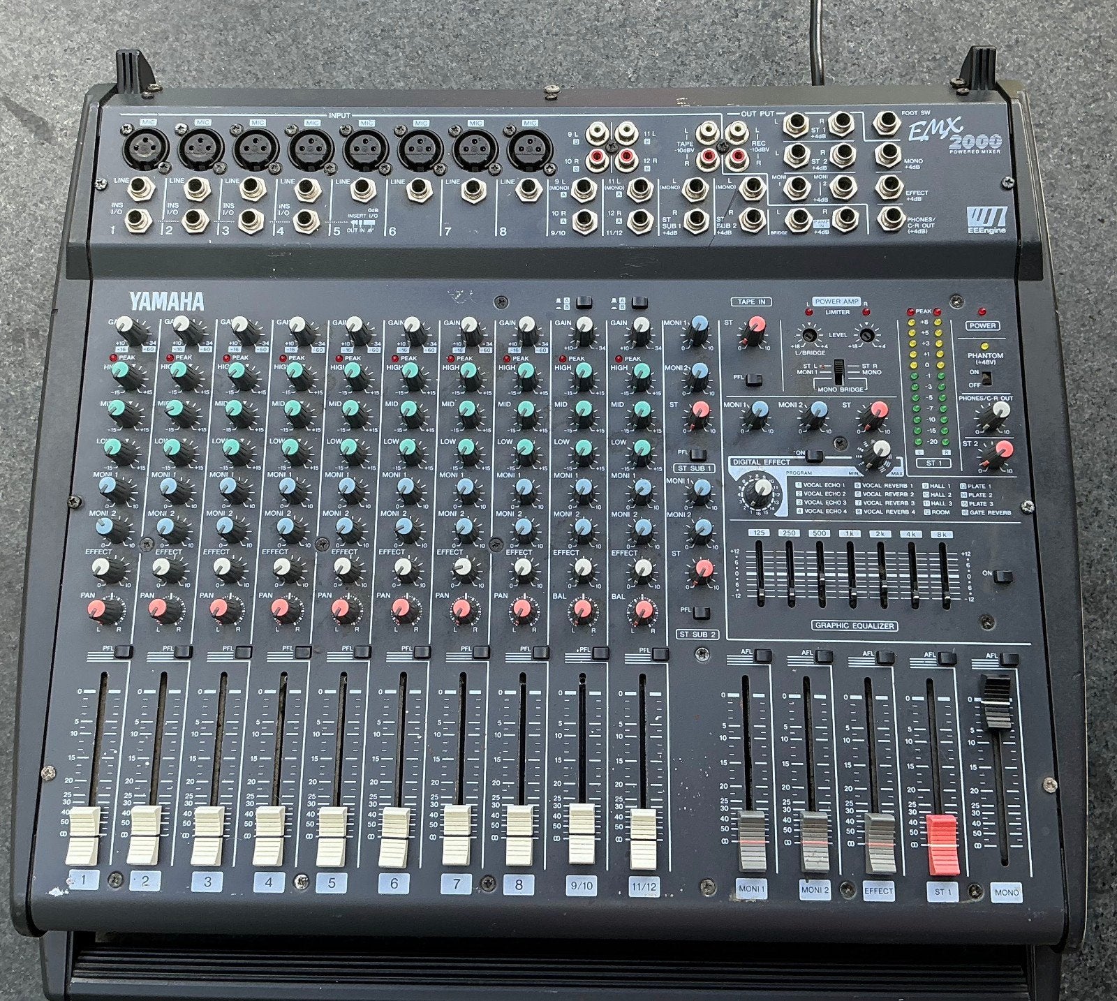 Yamaha EMX2000 Powermixer met luidsprekers en kabels, Ophalen, Gebruikt, 10 tot 20 kanalen, Microfooningang