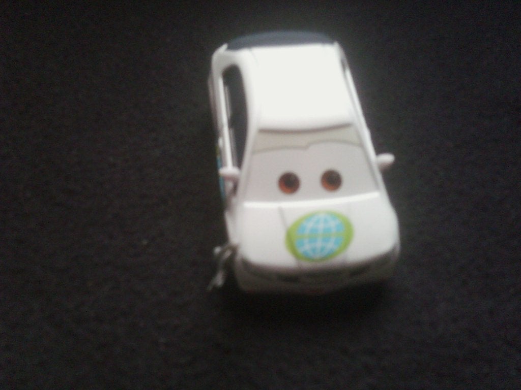 Disney Cars 2 Auto's       Erik Lanely, Ophalen of Verzenden, Zo goed als nieuw