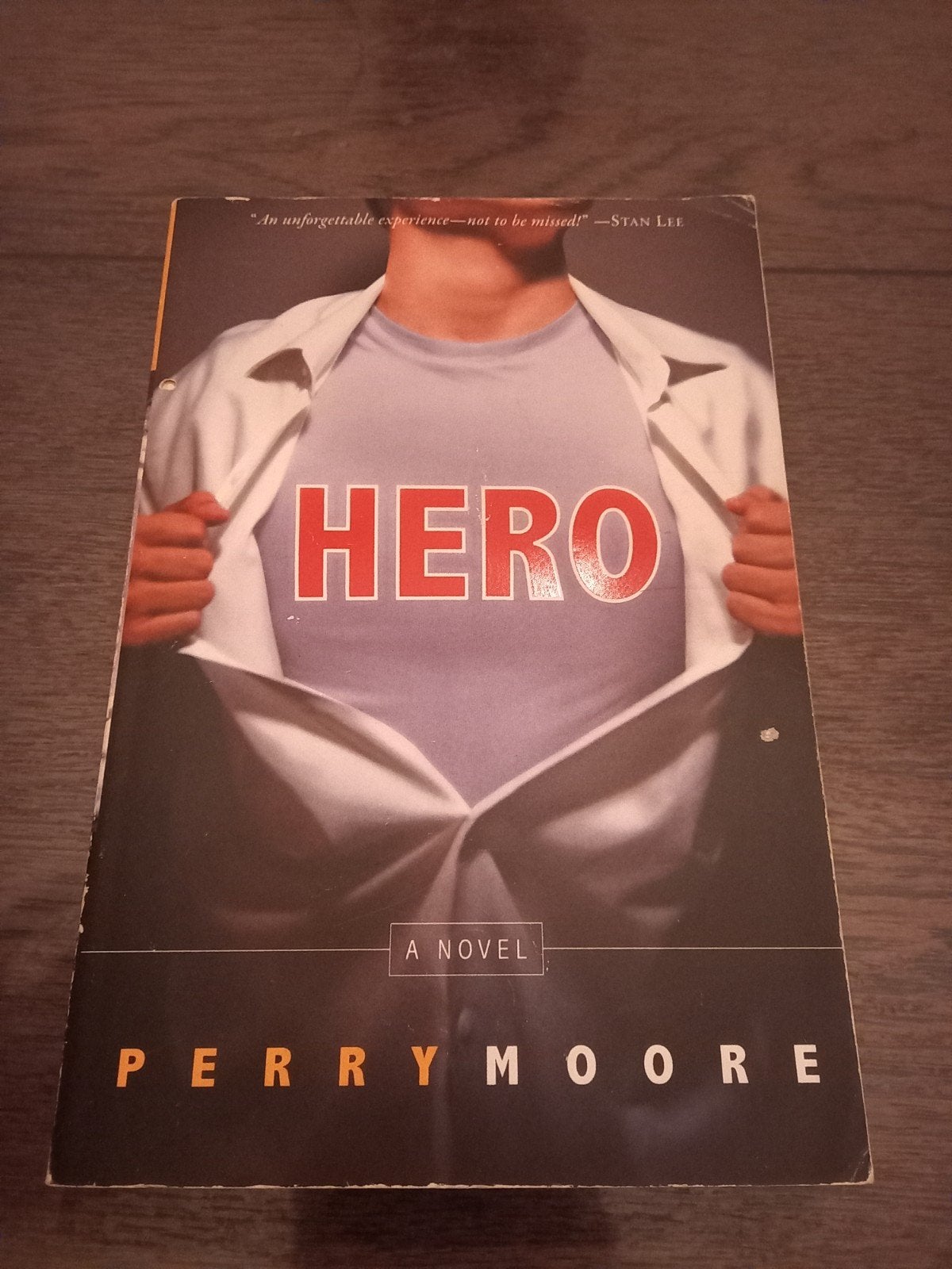 Perry Moore - Hero j, Ophalen of Verzenden, Zo goed als nieuw, Perry Moore, Amerika