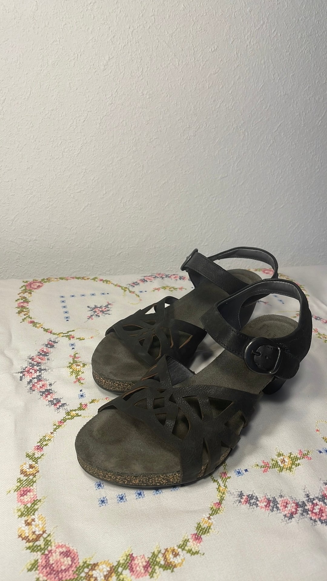 Zwarte lederen sandalen Think! Mt 39, Kleding | Dames, Schoenen, Ophalen of Verzenden, Zo goed als nieuw, Zwart, Sandalen of Muiltjes