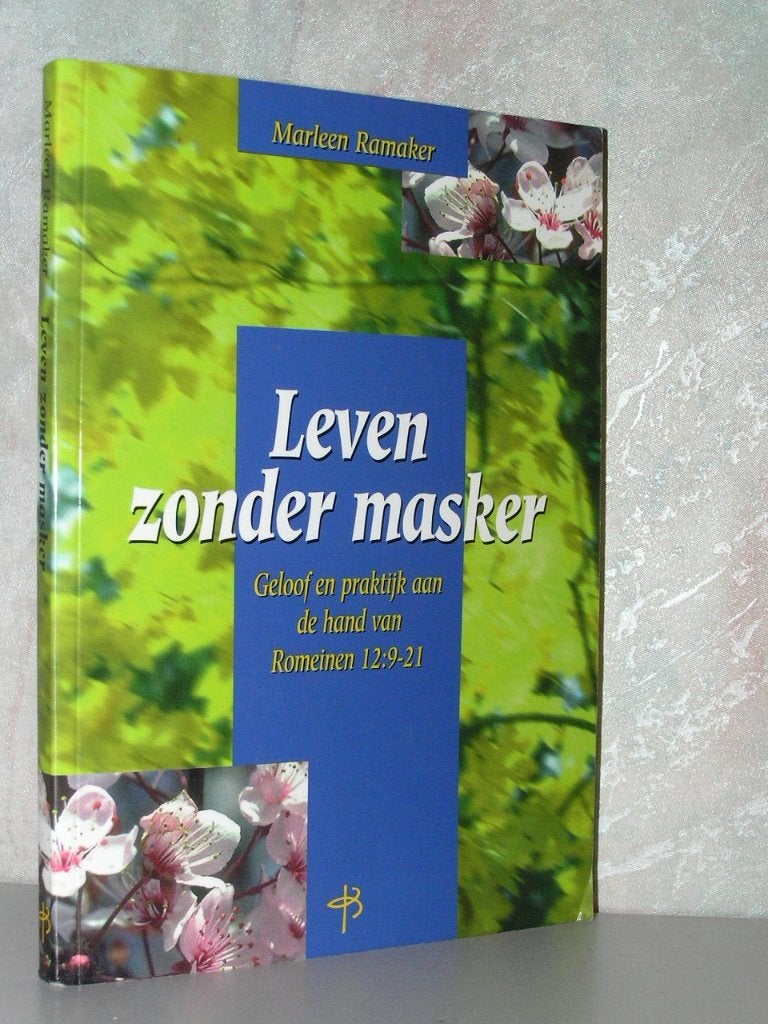 Marleen Ramaker - Leven zonder masker, Ophalen of Verzenden, Zo goed als nieuw, Christendom | Katholiek
