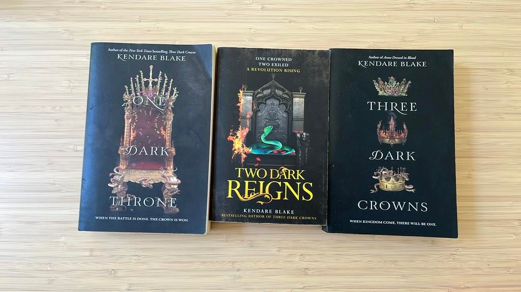 Three Dark Crowns - 3x Engels paperbacks, Ophalen of Verzenden, Zo goed als nieuw