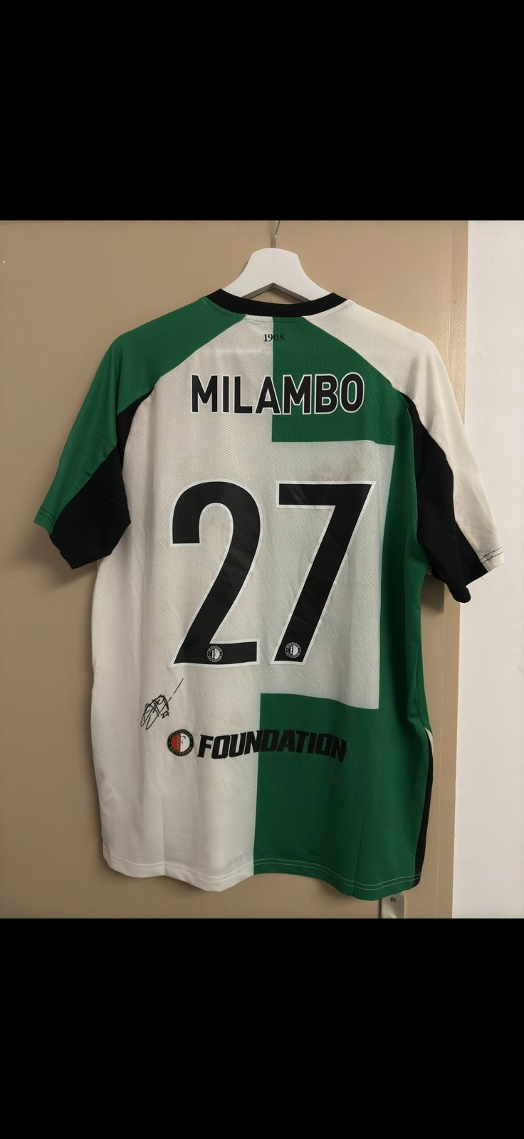 Matchworn en gesigneerd shirt Milambo, Verzamelen, Sportartikelen en Voetbal, Ophalen of Verzenden, Zo goed als nieuw, Buitenlandse clubs