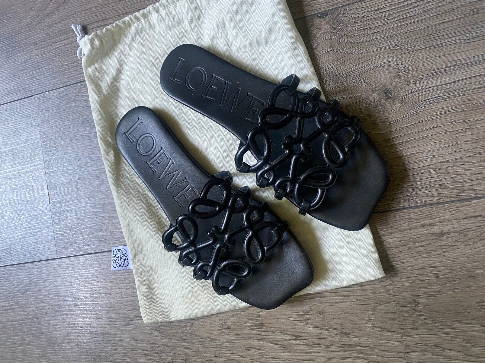 Loewe sandalen, Kleding | Dames, Ophalen of Verzenden, Zo goed als nieuw