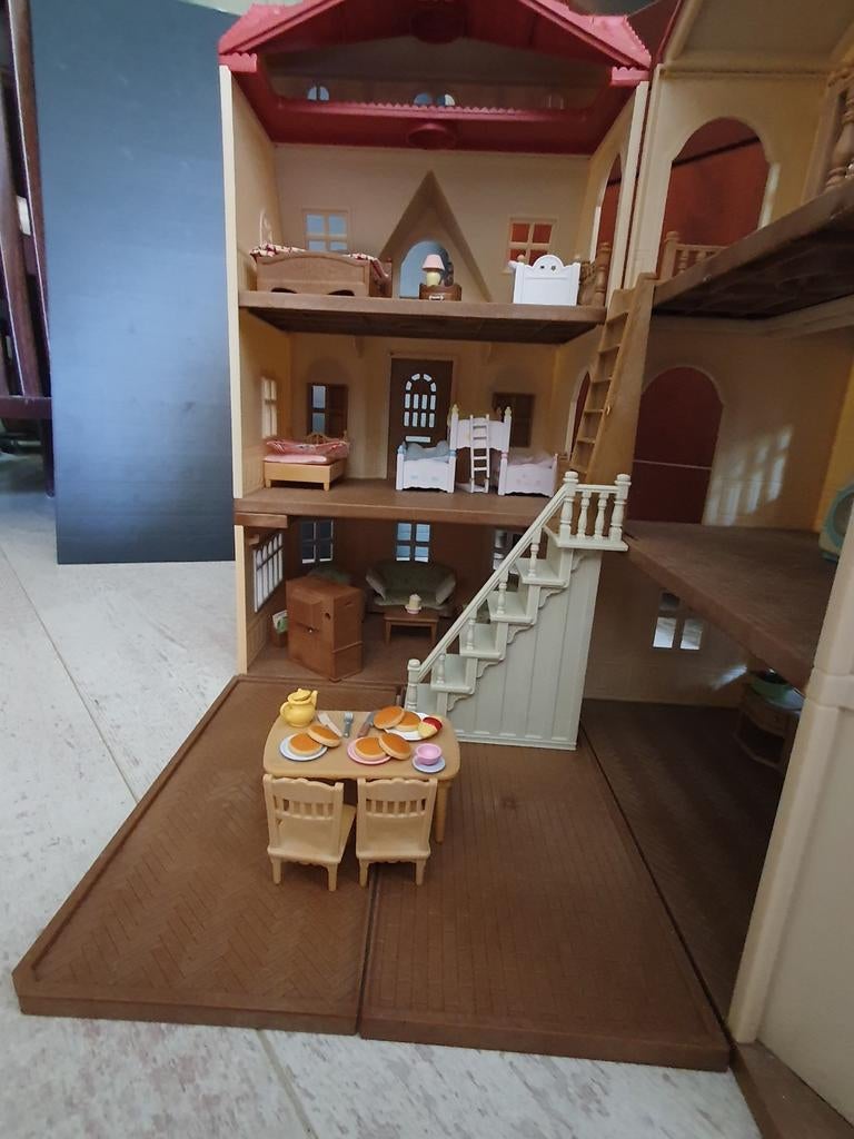 Groot Sylvanian Families Poppenhuis met Meubels, Ophalen, Zo goed als nieuw, Poppenhuis