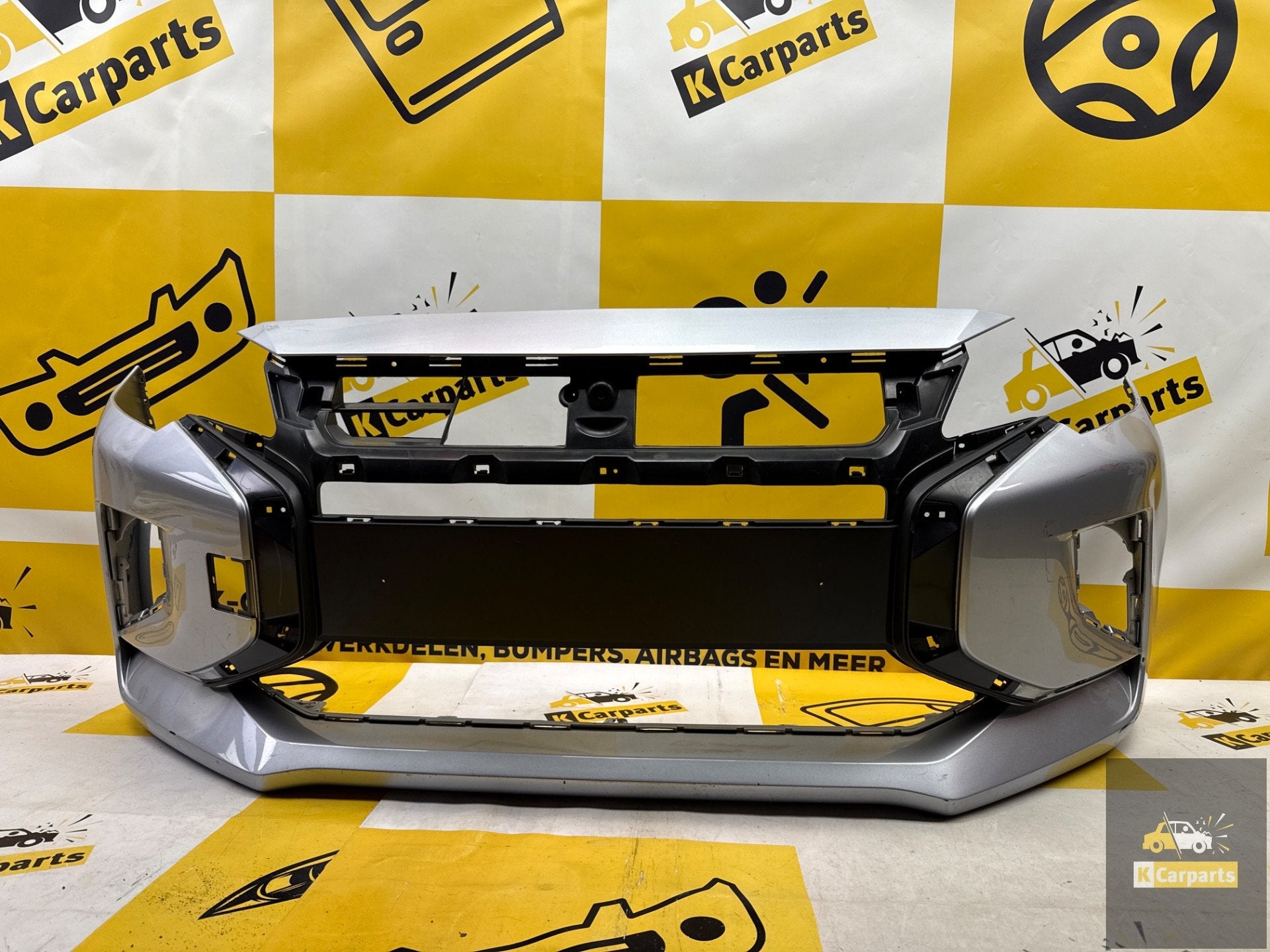 Mitsubishi space star 3 III 2020-2023 bumper 6400J973ZZ, Auto-onderdelen, Info@mitsubishi-motors.com, Gebruikt, Voor, Mitsubishi Motors Corporation