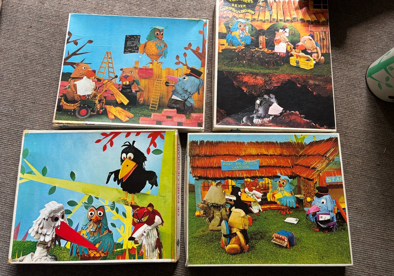 Fabeltjeskrant puzzels, bus en doeken, Ophalen of Verzenden, Zo goed als nieuw