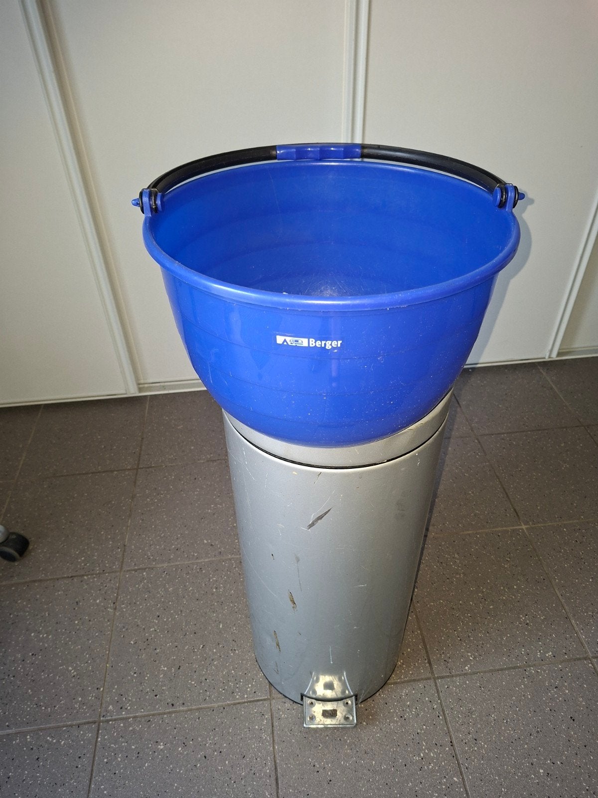 waterbak, Ophalen