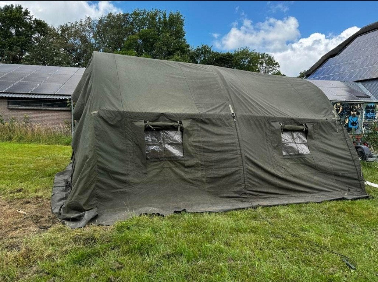2 stuks Legertenten inclusief frame, Caravans en Kamperen, Tenten, Ophalen, Gebruikt