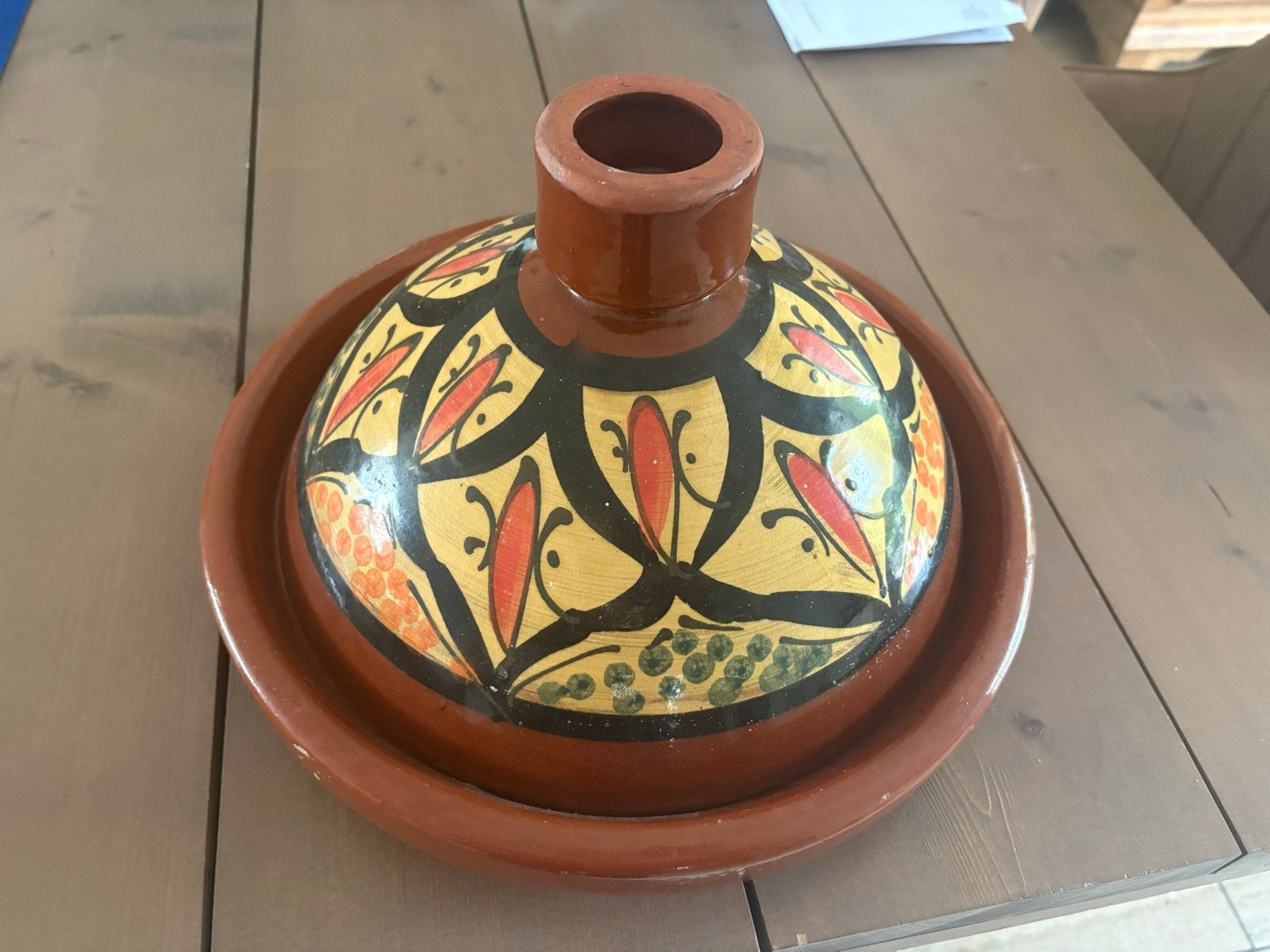 Mooie handgeschilderde Tajine - Zo goed als nieuw, Ophalen, Met deksel, Tajine, Zo goed als nieuw