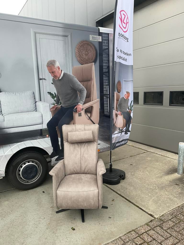 Ugolino sta op stoel direct leverbaar!, Nieuw, Ophalen of Verzenden, Leer, 75 tot 100 cm