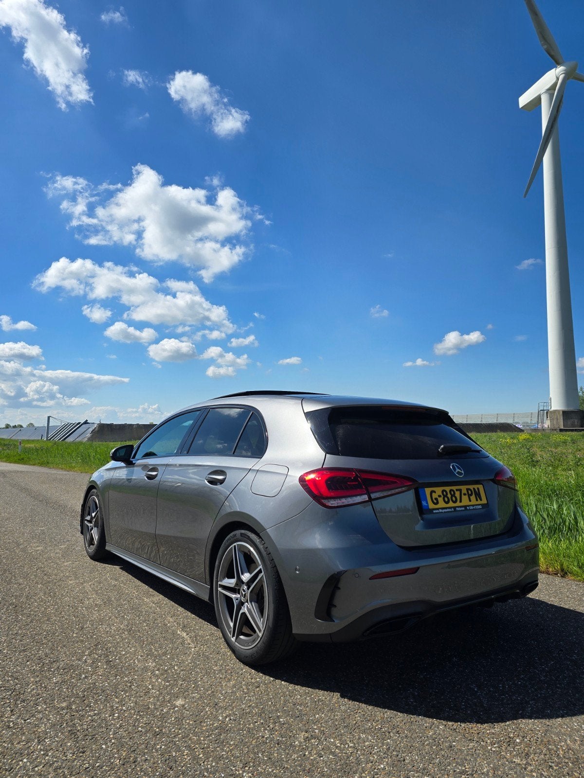 Mercedes-Benz A-Klasse A 180 136pk 7G-DCT 2019 Grijs, 136 pk, 4 cilinders, Origineel Nederlands, Parkeerassistent