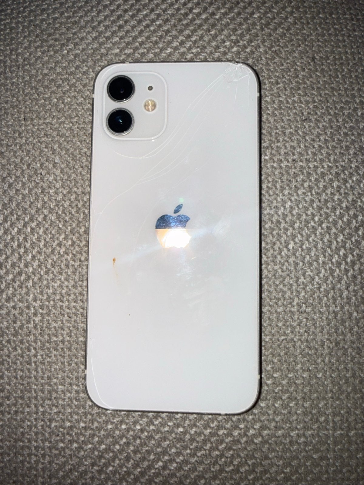 iPhone 12 Wit - Gebarsten achterkant, 83% batterij, Ophalen, Wit, IPhone 12, Zonder simlock