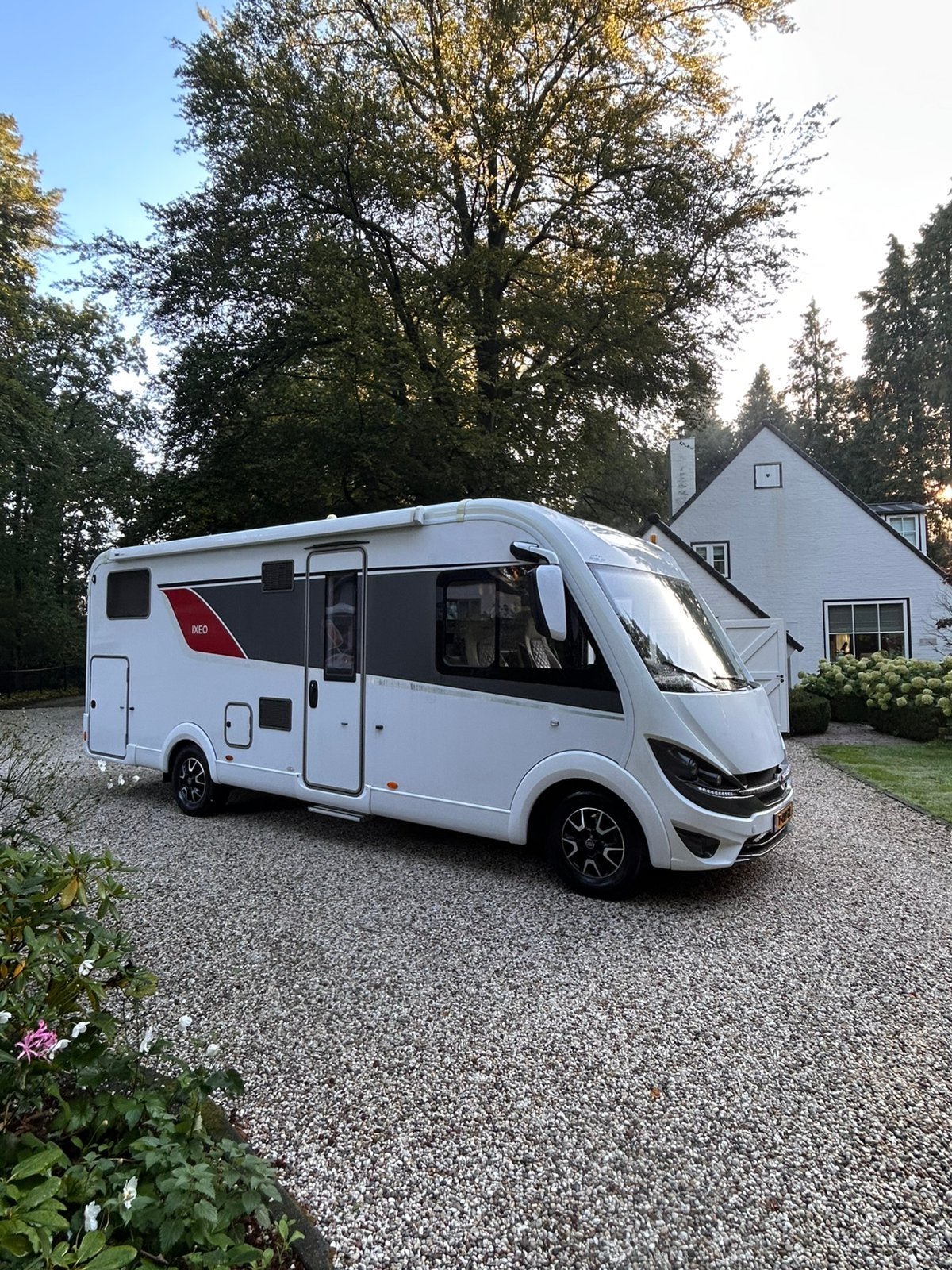 Burstner Ixeo 728 bj2018 Fiat 150pk automaat enkele bedden!!, Caravans en Kamperen, Integraal, Ringverwarming, Fiat, 7 tot 8 meter