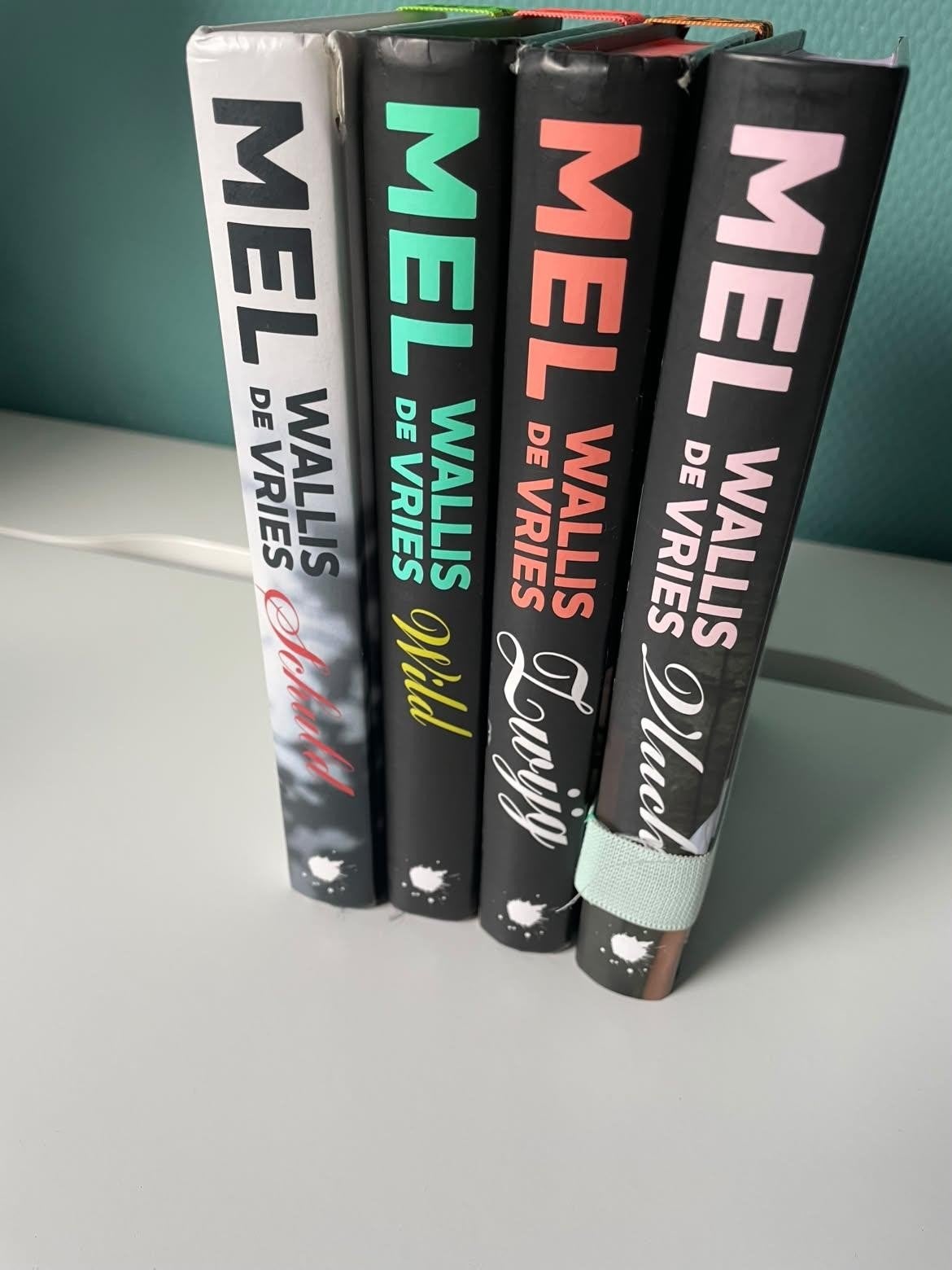 boeken Mel Wallis de Vries, Ophalen, Zo goed als nieuw
