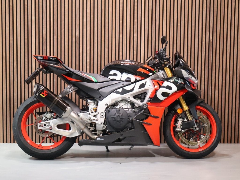 Aprilia Tuono V4 1100 Factory met vele extra's, 4 cilinders, Motorrijbewijs A, Gebruikt, Particulier