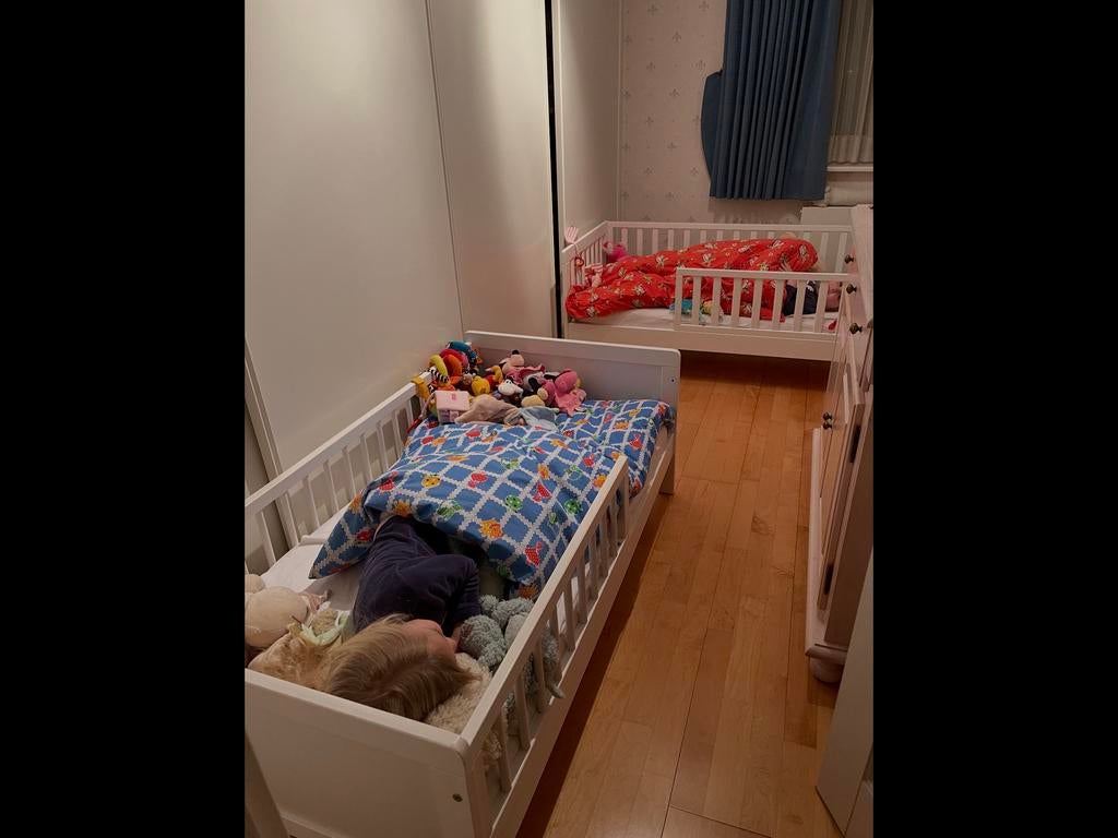 Twee tussenbedjes voor tweeling 140/70, Kinderen en Baby's, Tweelingen en Meerlingen, Ophalen, Gebruikt, Box, Bedje of Wieg