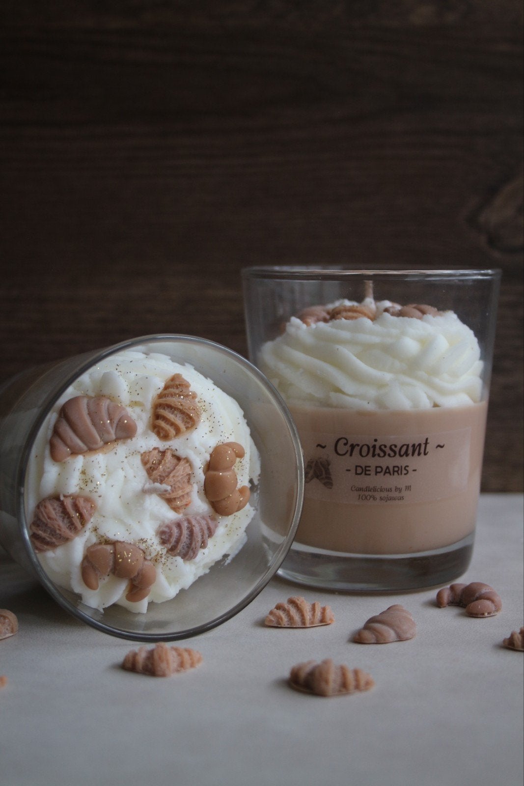 Handgemaakte bruine croissant kaars. Nieuw!, Bruin, Nieuw, Ophalen of Verzenden, Glas