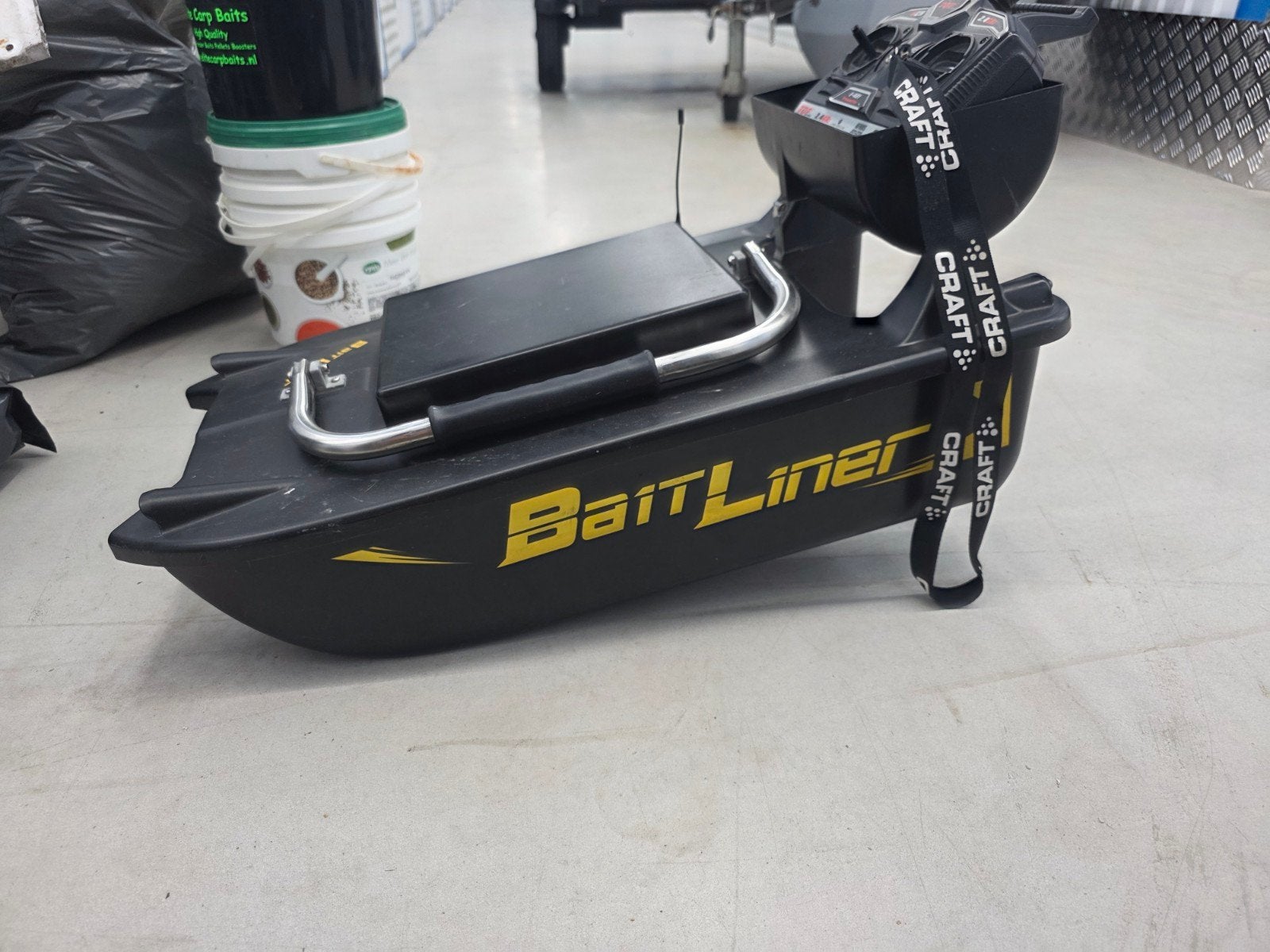 Baitliner voerboot met afstandsbediening en accu's, Watersport en Boten, Ophalen of Verzenden