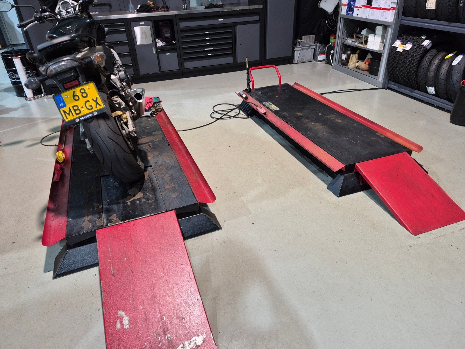 2x Bike-Lift Motorfiets Hefbrug bruggen | 350 kg en 750kg, Motoren, Gebruikt, Ophalen of Verzenden, Bike-Lift, Info@bikelifteurope.it