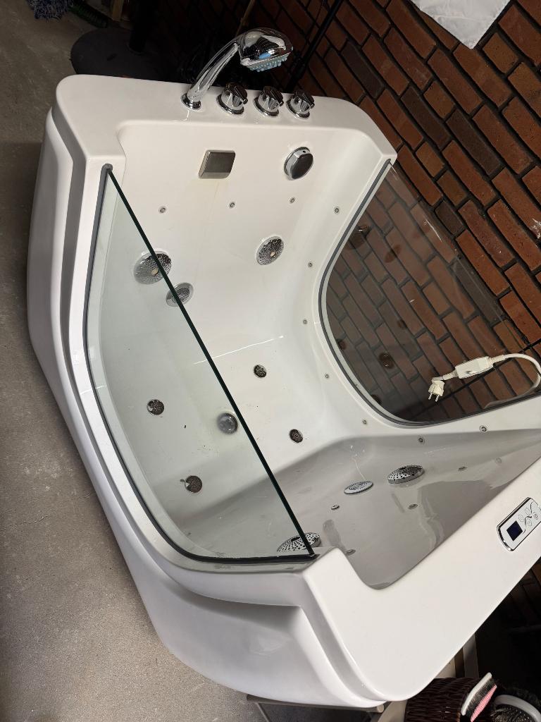 Baby spa / baby hydrotherapie badkuip, Ophalen, Zo goed als nieuw, Vast