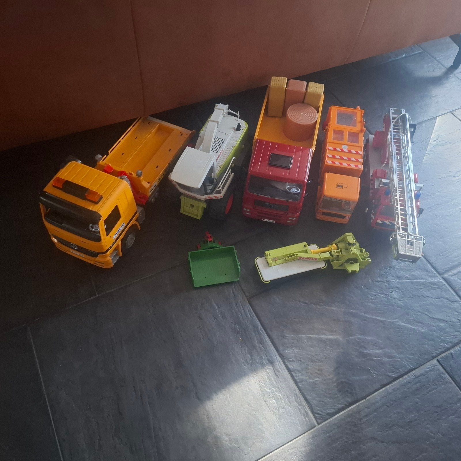 Bruder speelgoed vrachtwagens en landbouwvoertuigen, Ophalen, Gebruikt