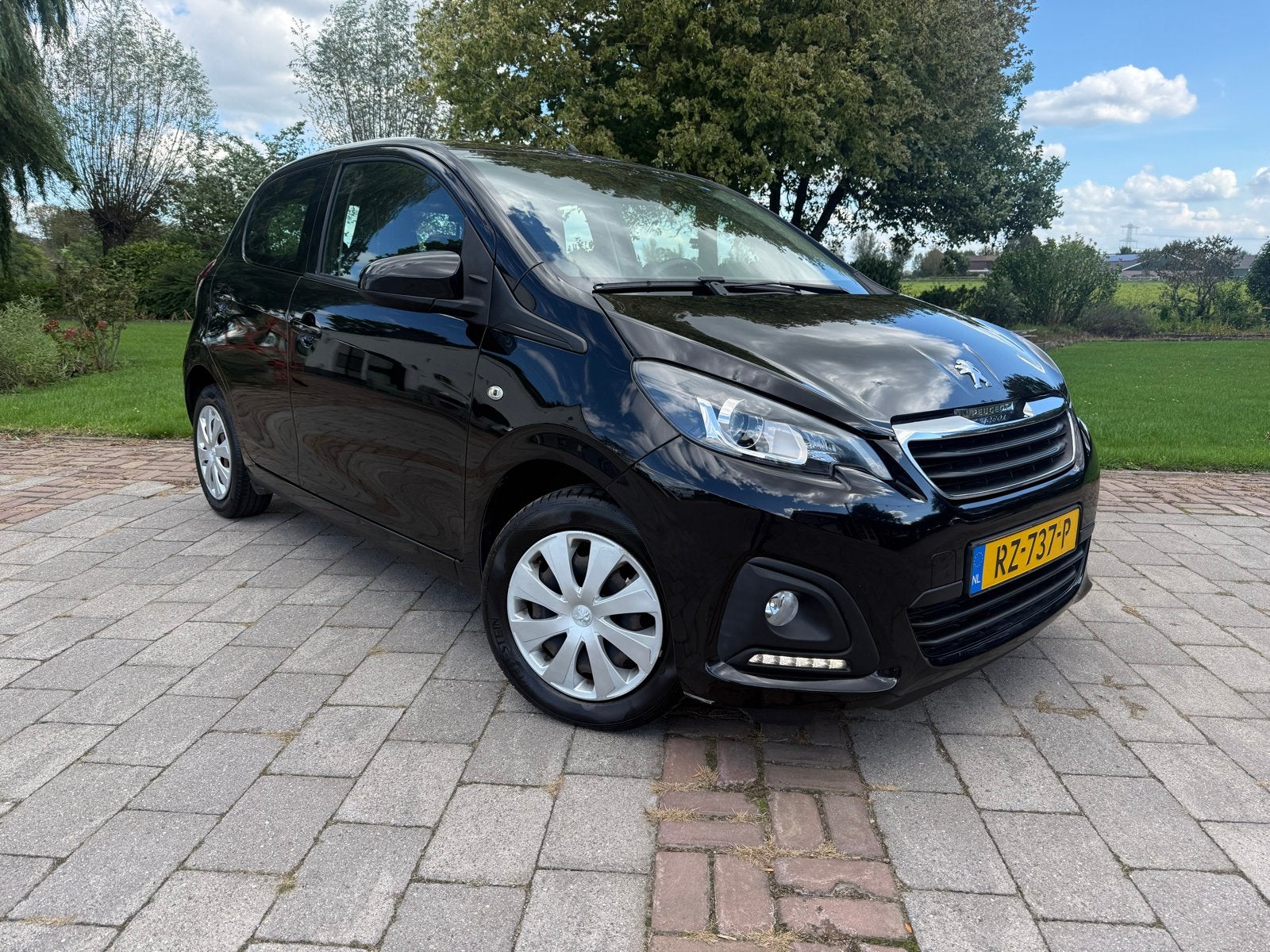 Peugeot 108 1.0 12V E-vti 51KW 5DR 2018 Zwart, Voorwielaandrijving, 4 stoelen, Zwart, Origineel Nederlands