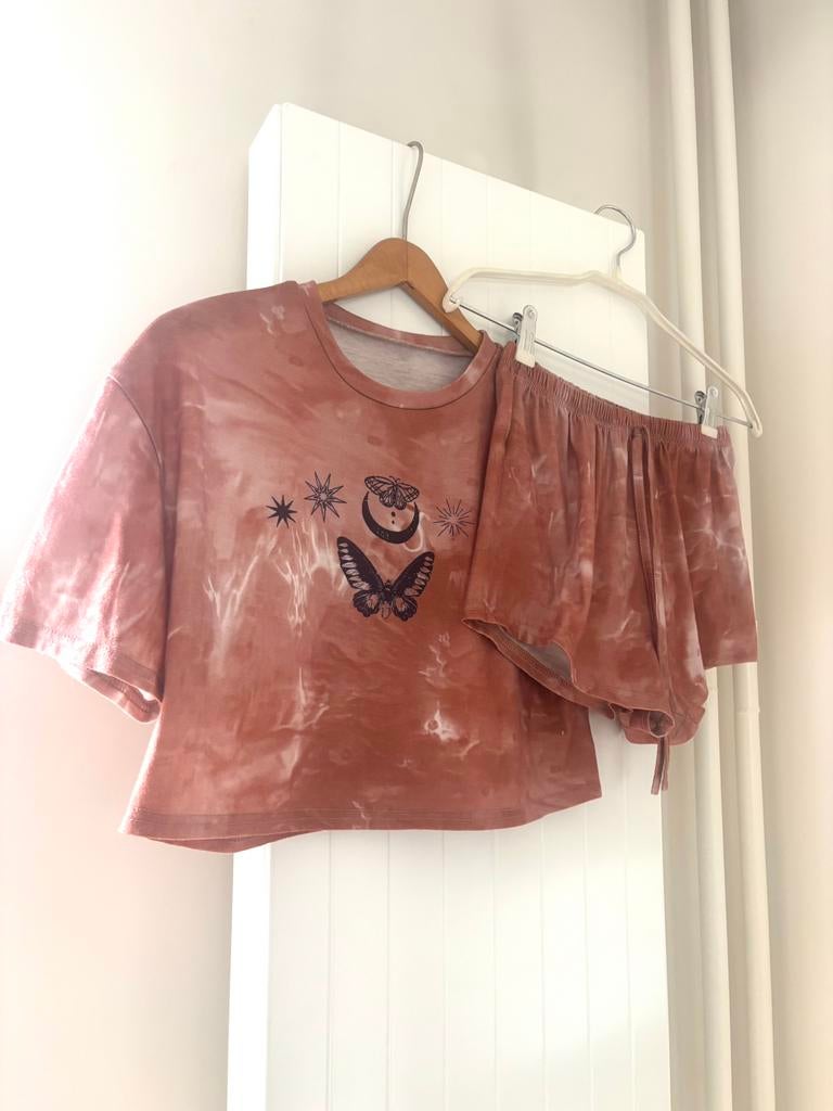 Vlinder Tie dye lounge set bruin – crop top & short maat S, Ophalen of Verzenden, Gedragen, Maat 36 (S), Korte mouw