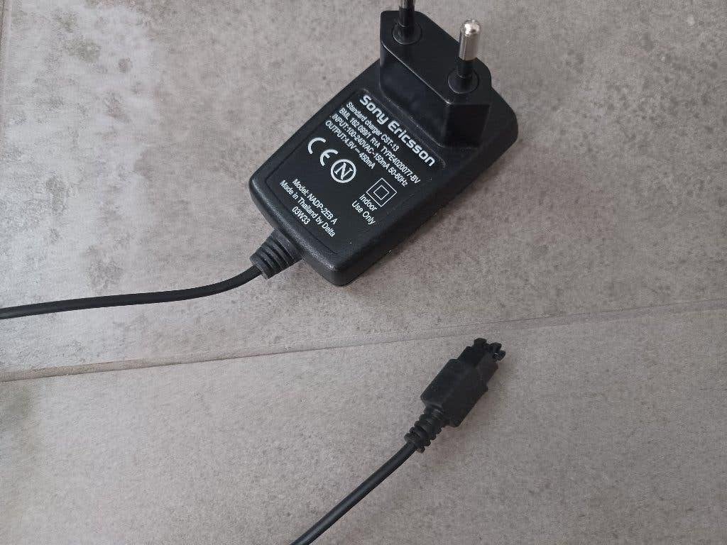 Sony Ericsson oplader CST-13, Ophalen, Zo goed als nieuw, Adapter, Sony Ericsson