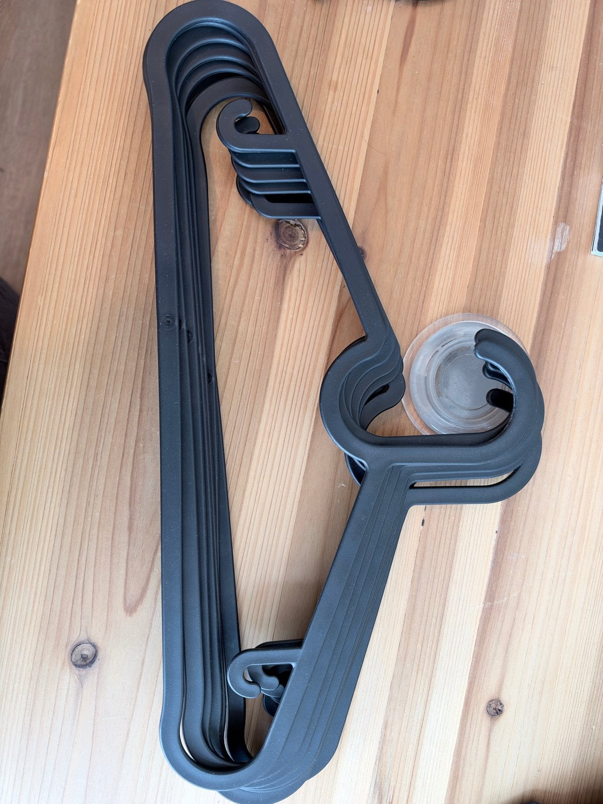 7 stuks ikea kunststof kledinghangers, Ophalen, Gebruikt, Kunststof, Kinderen en Volwassenen