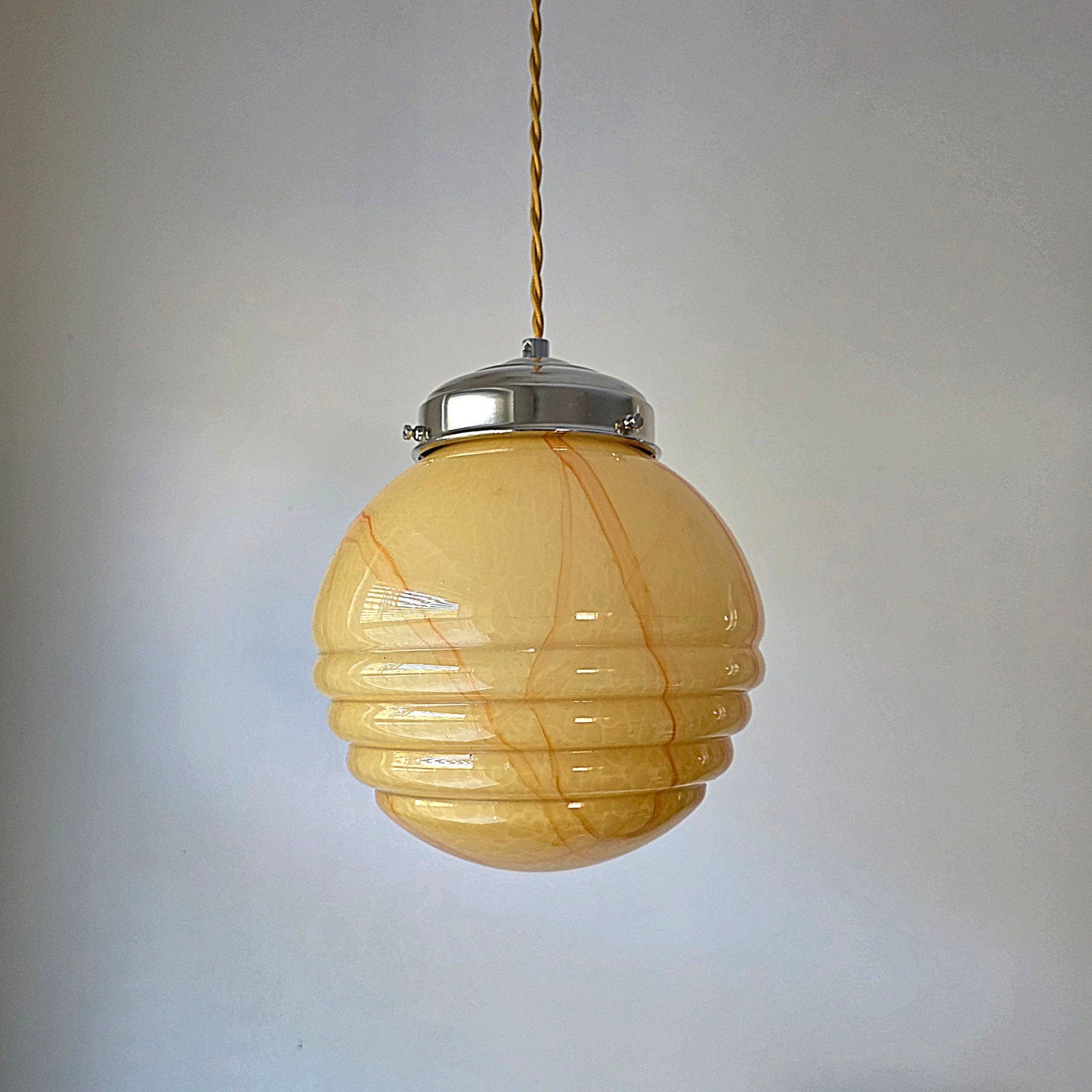 Vintage opaline gemarmerde glazen hanglamp., Ophalen of Verzenden, Glas, Art Deco, E27 (groot)
