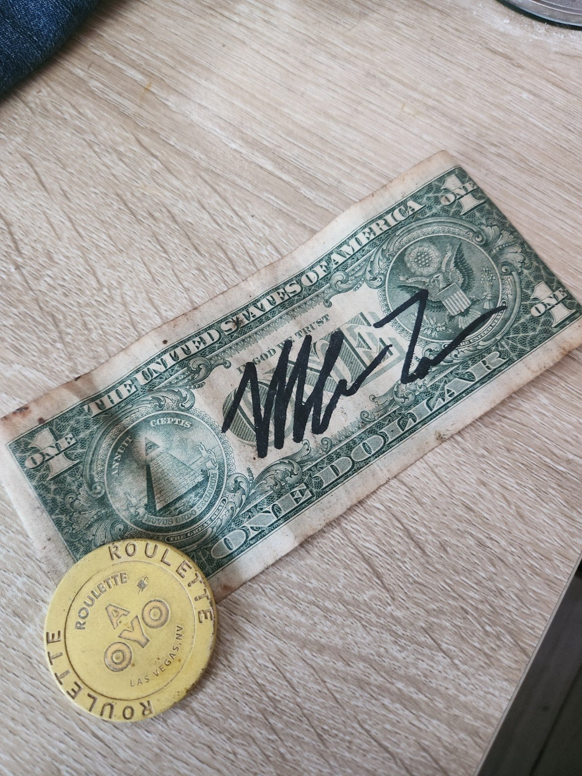 Gesigneerde dollarbiljet van Mike Tyson + roulette munt, Verzamelen, Ophalen of Verzenden