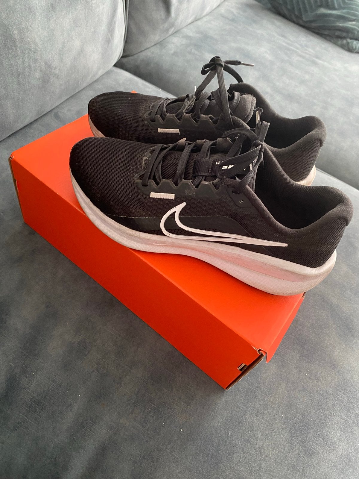 Nike hardloopschoenen zwart, Ophalen of Verzenden, Zo goed als nieuw, Zwart, Sportschoenen