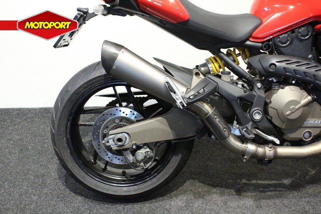Ducati Monster 821, Motoren, Bedrijf, Naked bike