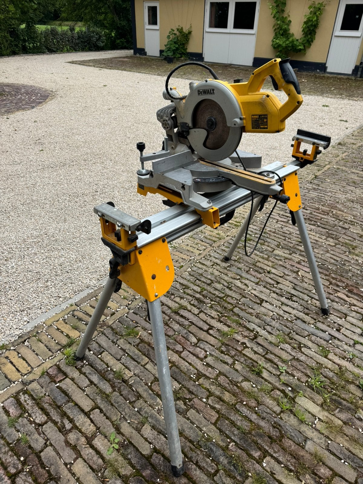 DeWalt DWS778 afkortzaag met onderstel, Doe-het-zelf en Verbouw, Ophalen, Gebruikt, 70 mm of meer, Afkortzaag