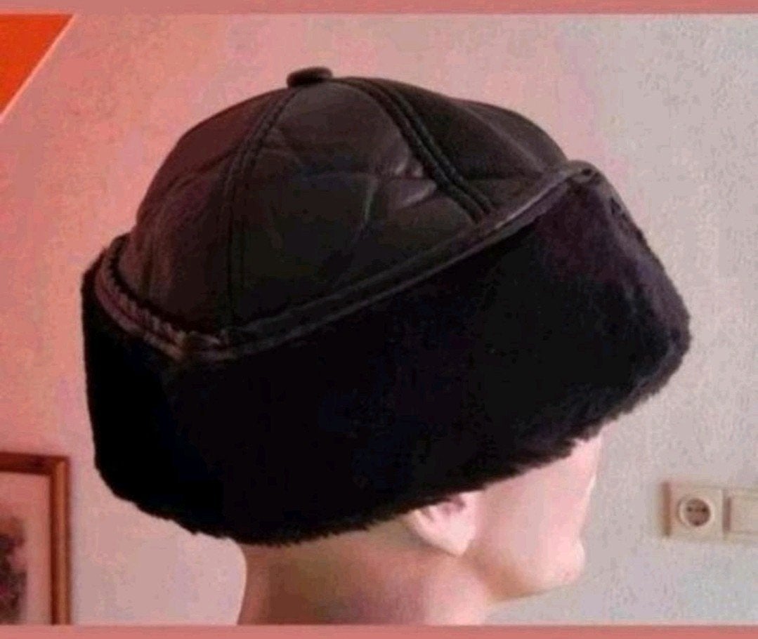 Leren Muts met Bont - Warm & Stijlvol voor de Winter, Ophalen of Verzenden, Nieuw, One size fits all, Hoed