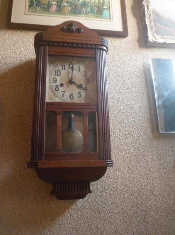 Houten WANDKLOK klok regulateur slag uurwerk glas eikenhout, Ophalen of Verzenden