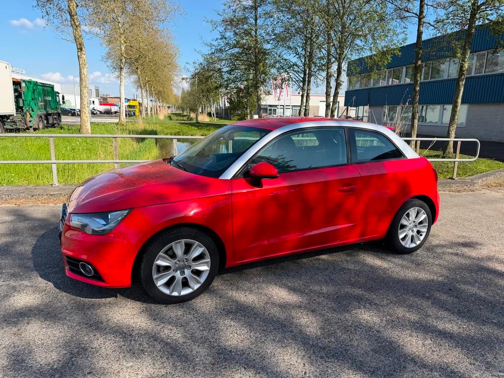 Audi A1 1.4 TFSI 119g. Ambition!201!DSG!Airco!LM.velgen!Navi, Auto's, Audi, Euro 5, 4 cilinders, 4 stoelen, Leder en Stof
