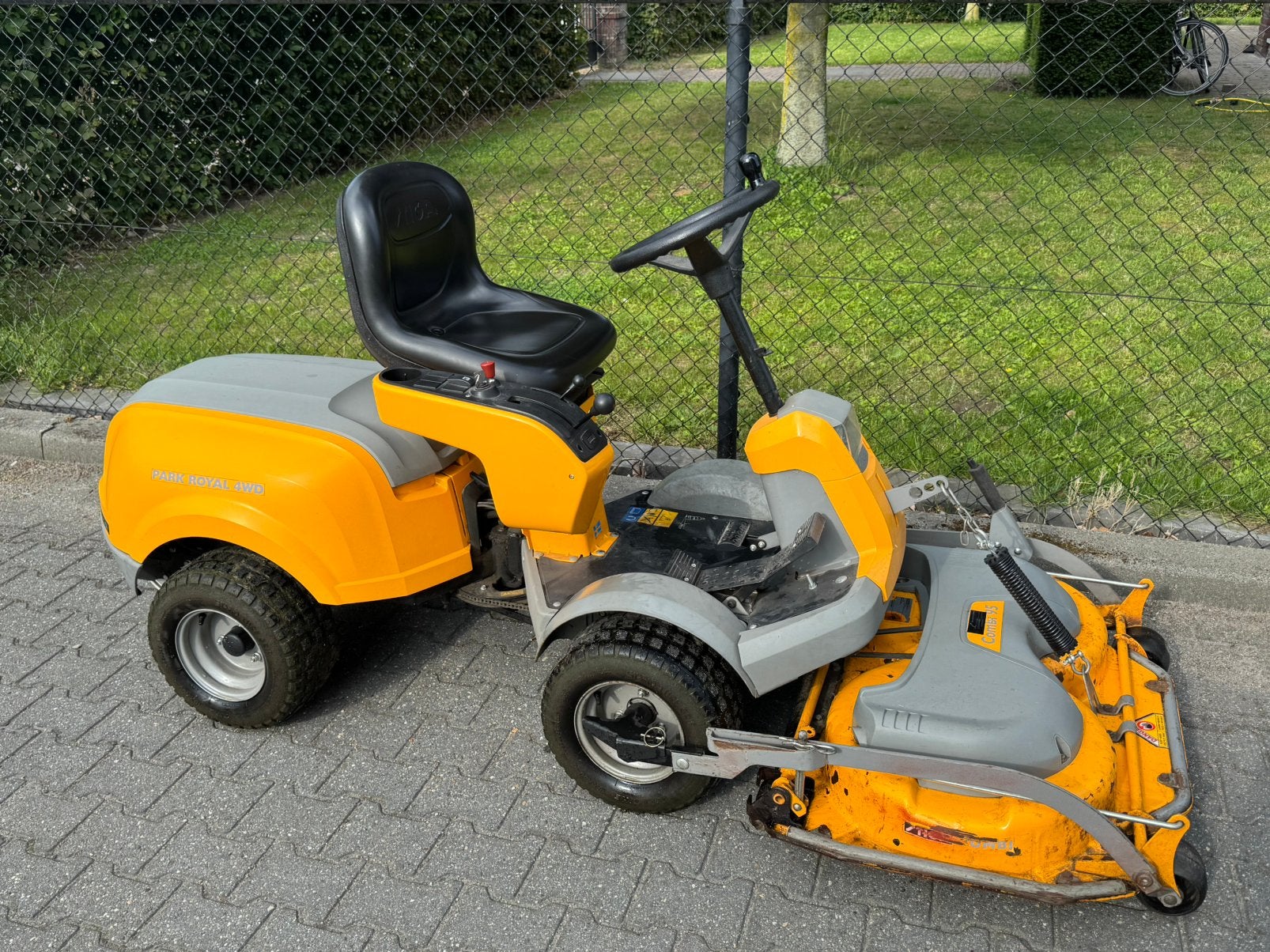 STIGA Park Royal 4WD 2 cil HONDA zitmaaier hydrostaat 95 cm, Tuin en Terras, Zitmaaiers, Ophalen, Zo goed als nieuw