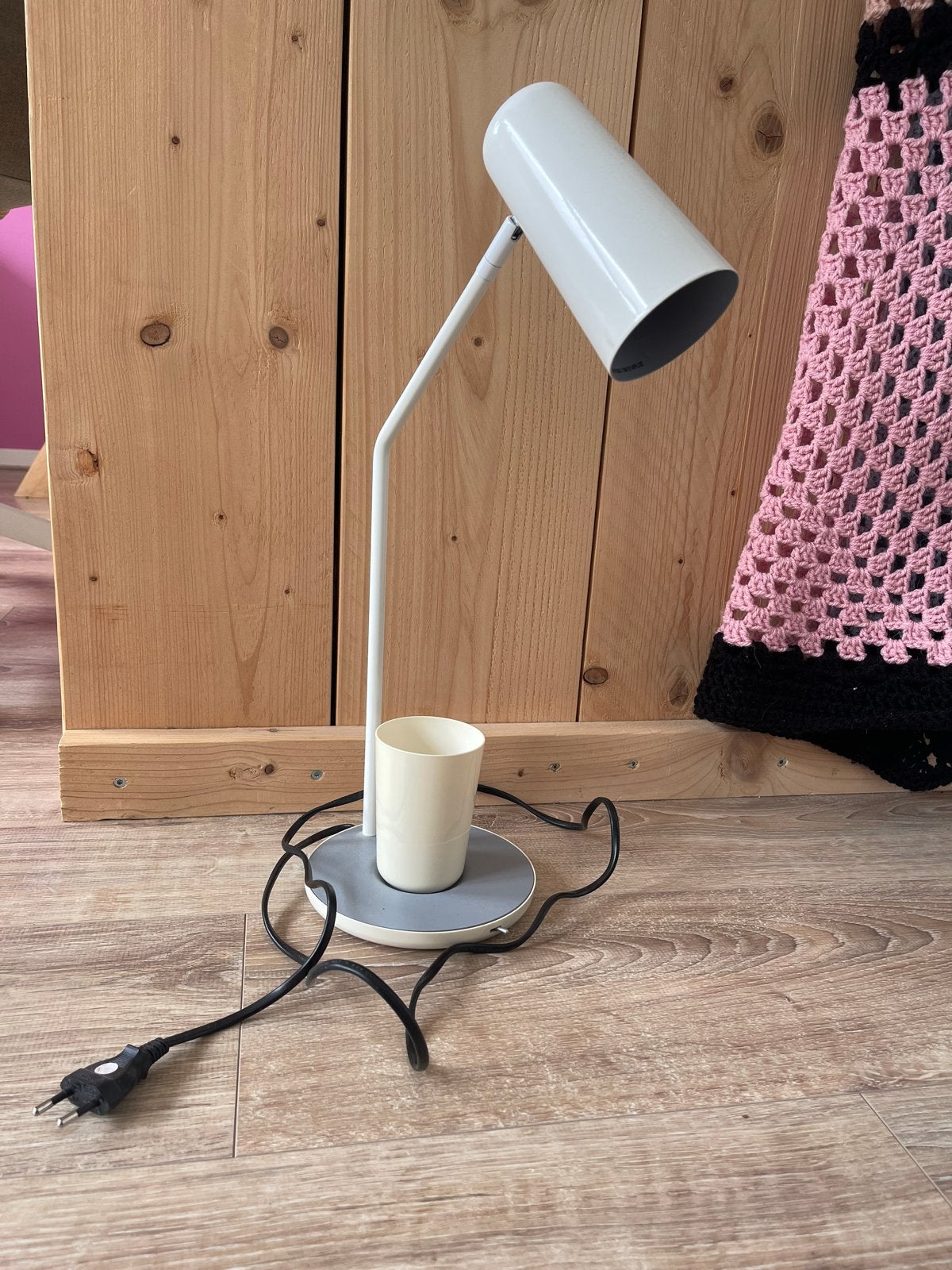 Bureaulamp met magnetisch pennenbakje, Ophalen, Gebruikt, E14 (klein), Inclusief lichtbron