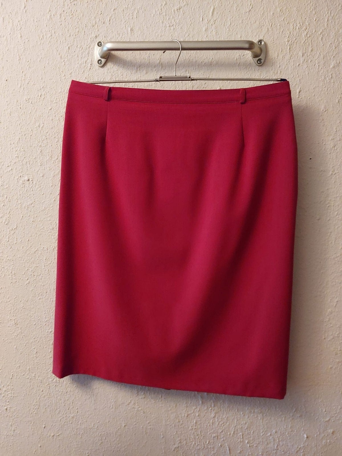 Mooie rode rok met splitje maat 46-48, Ophalen of Verzenden, Zo goed als nieuw, Maat 46/48 (XL) of groter, Rood