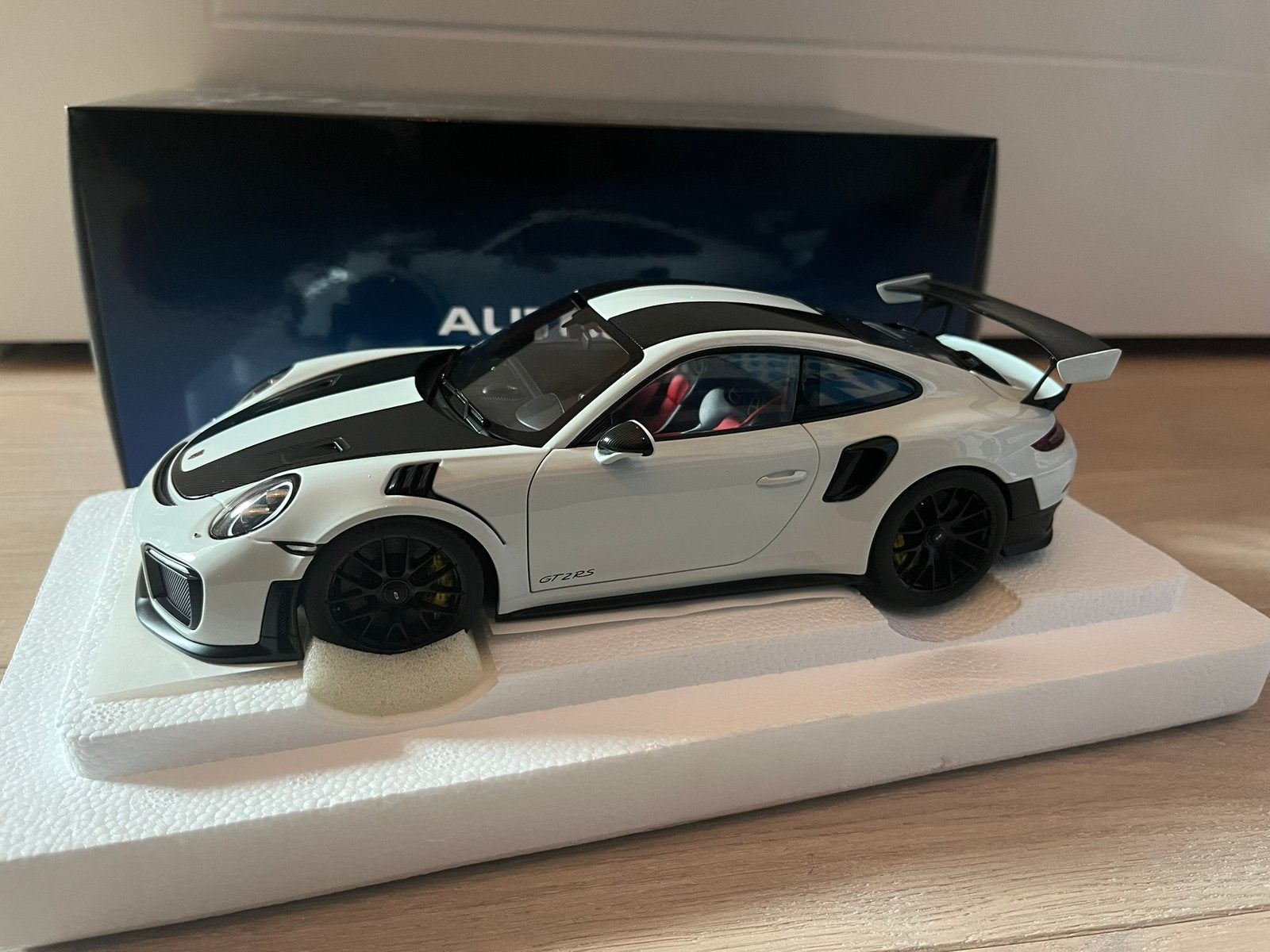 Porsche 911 (991.2) GT2 RS weissach package wit Autoart 1:18, Ophalen of Verzenden, Nieuw, Auto, Autoart
